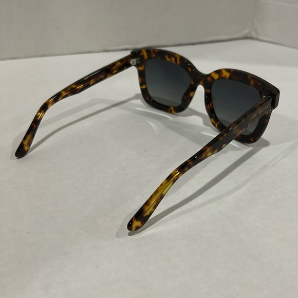 DIFF Carson Designer Square Sunglasses Women UV400 Polarized Protection, 2023 F. - Picture 15 of 16